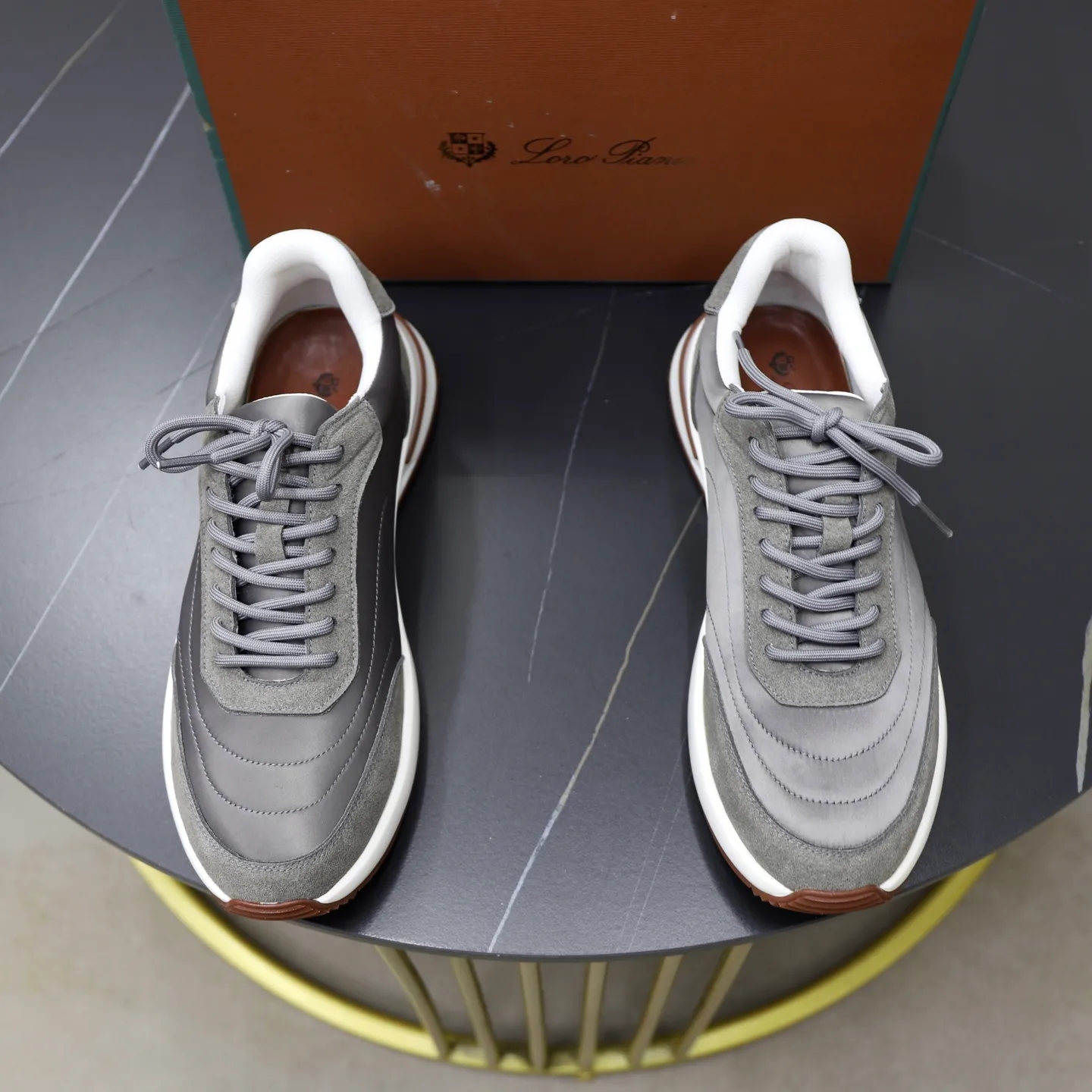 Ex-factory price: 462💰Loropiana LP men's shoes ♞size; 38-44 "45. Customized" original leather splicing. It is really easy to wear, lazy, relaxed, casual, perfect comfort, and there are many color choices, and they all look good with clothes. Is it true that Loropiana can bring social value? “Loropiana is the best thing money can buy”